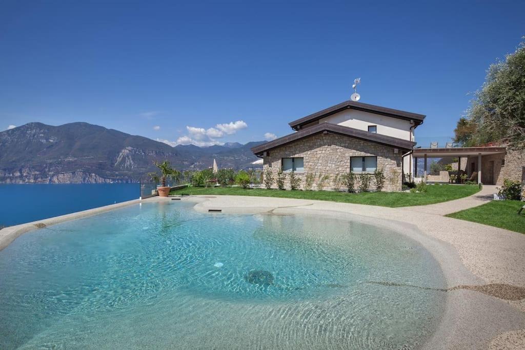 Villa Divina-Apt Armonia-Con Piscina E Vista Lago Castelletto Di Brenzone Exterior photo