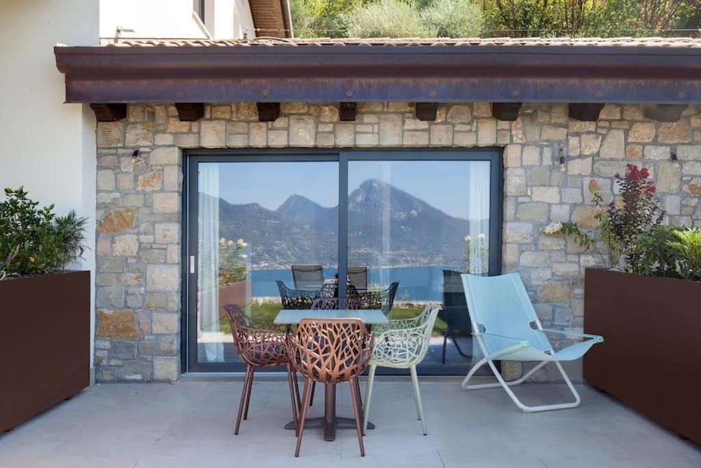 Villa Divina-Apt Armonia-Con Piscina E Vista Lago Castelletto Di Brenzone Exterior photo